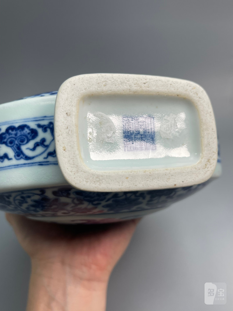 清乾隆  青花缠枝莲杏圆开光福寿纹双如意耳扁瓶 - 图32
